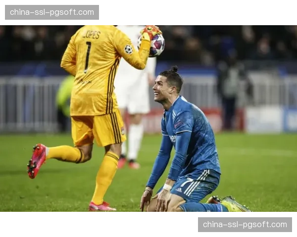 欧足联与球队就欧冠改制后的新媒体收入分配方案达成原则性协议，小国联赛份额提升。